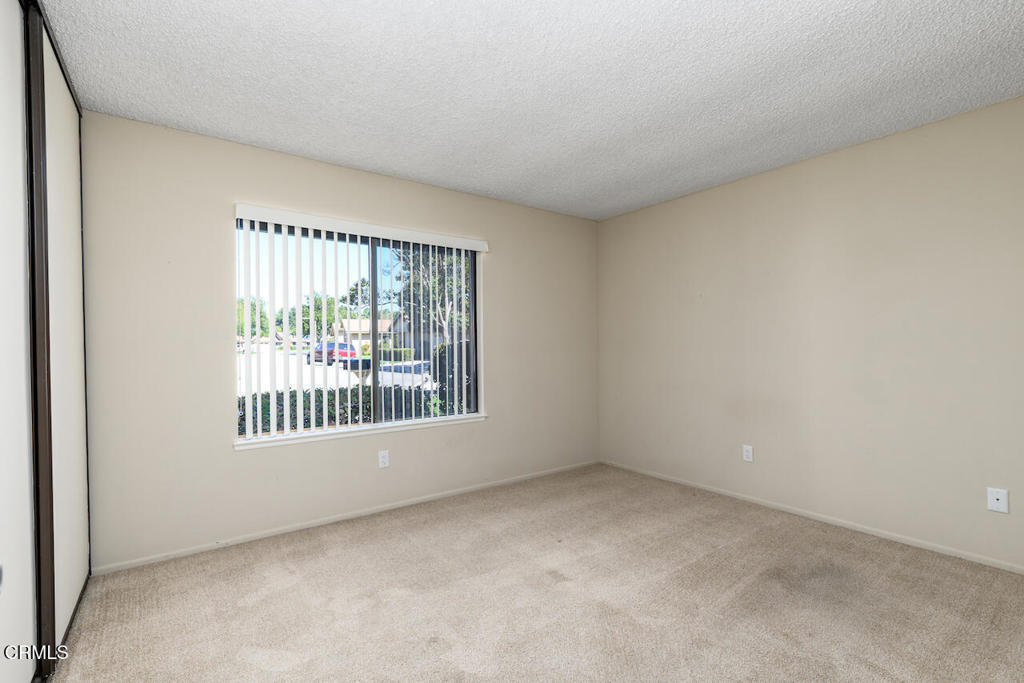 33208 Village 33