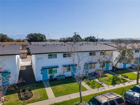2717 S Baker Santa Ana CA 92707