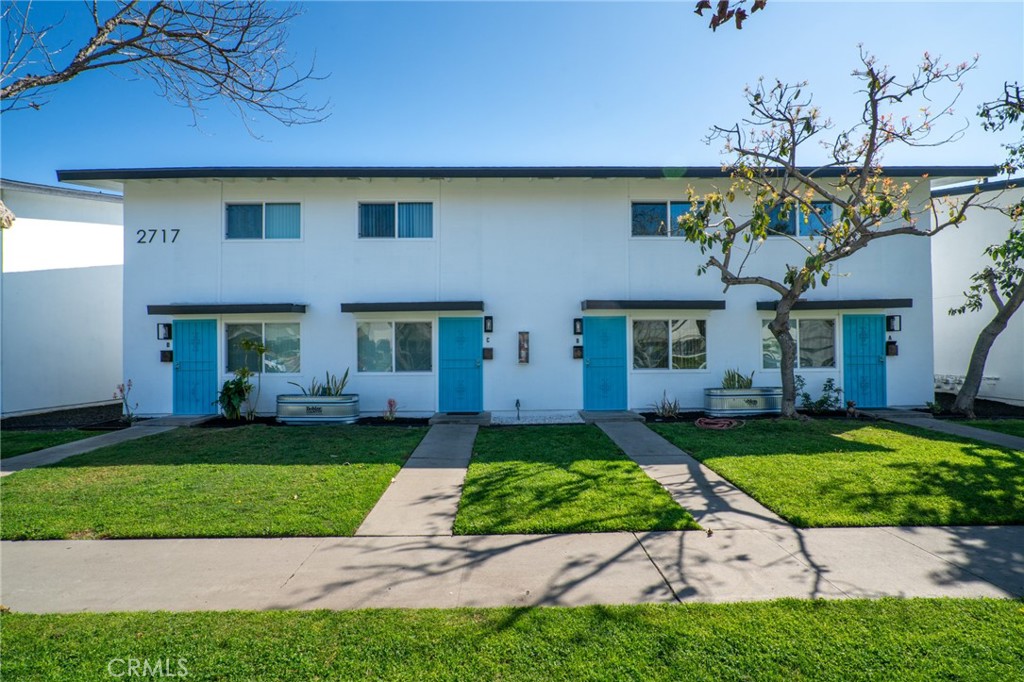 2717 S Baker