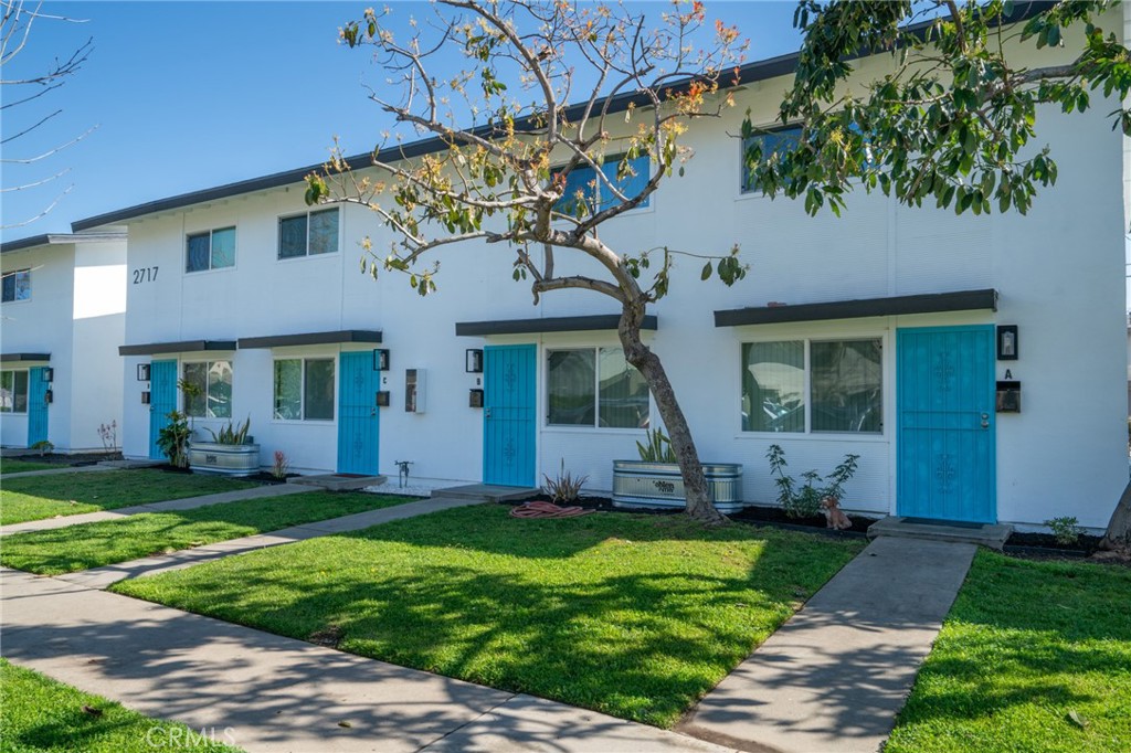2717 S Baker