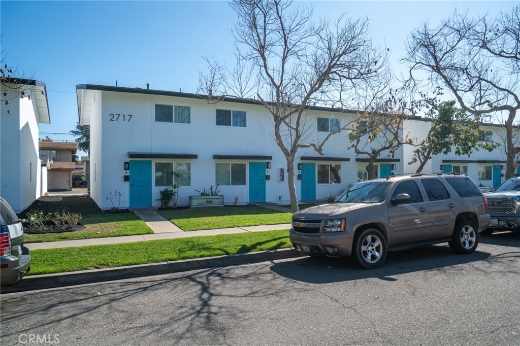 2717 S Baker