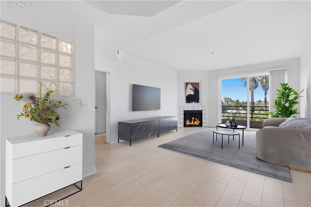 640 W 4th Street 401