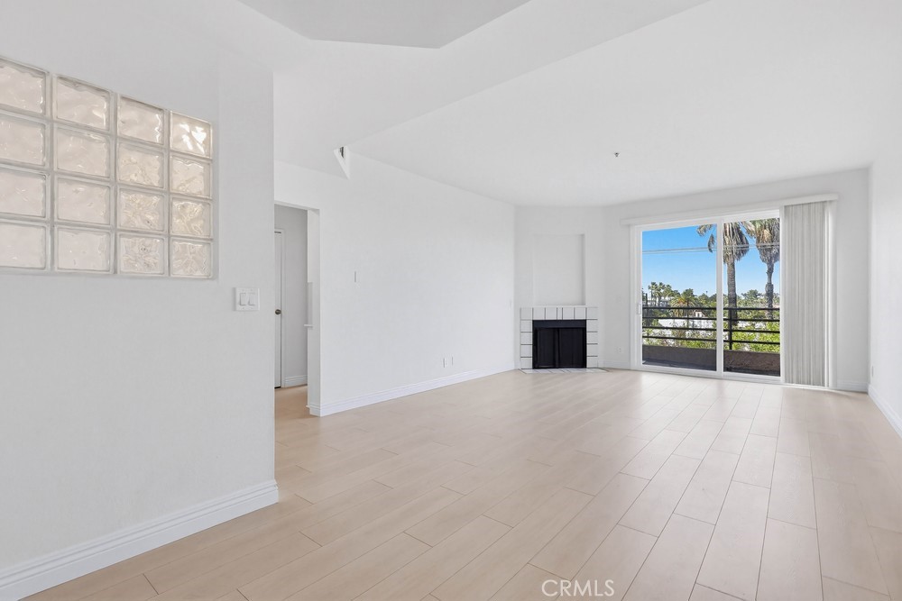 640 W 4th Street 401