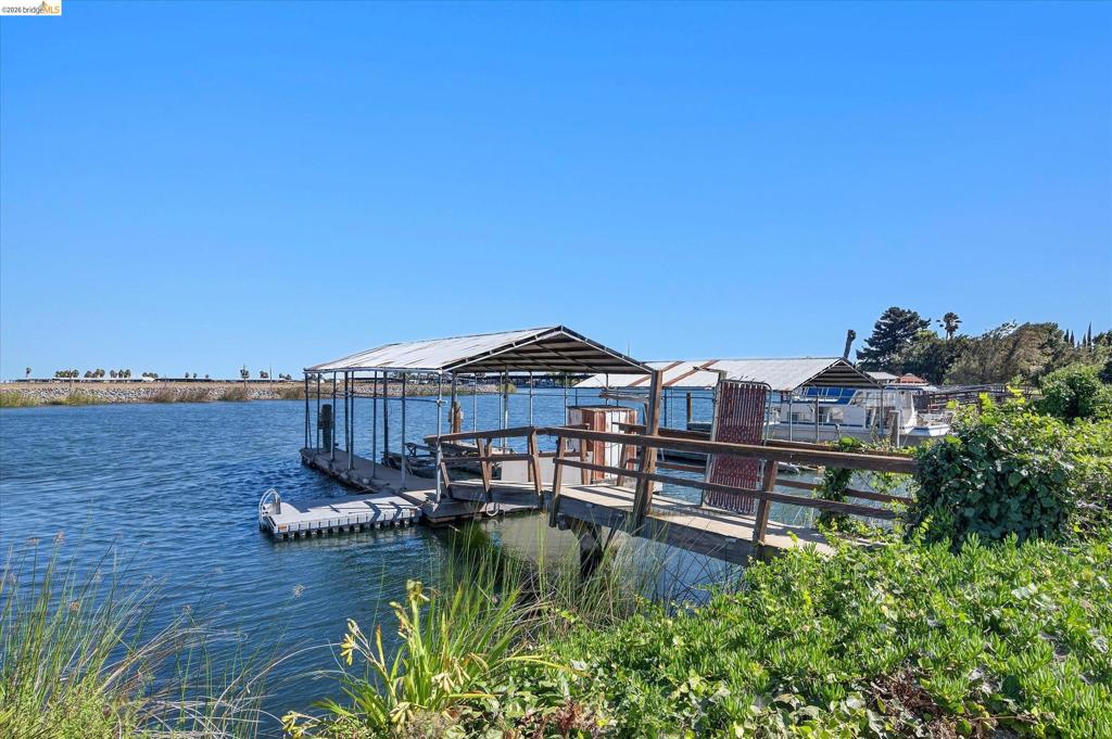 50 Taylor Pl