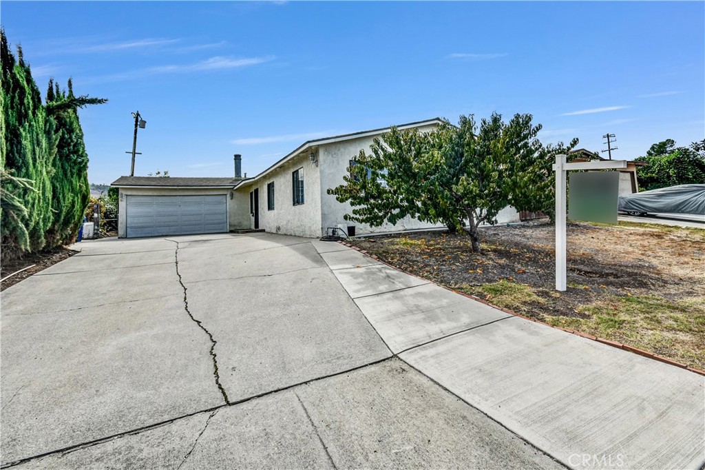 18220 Gallineta Street