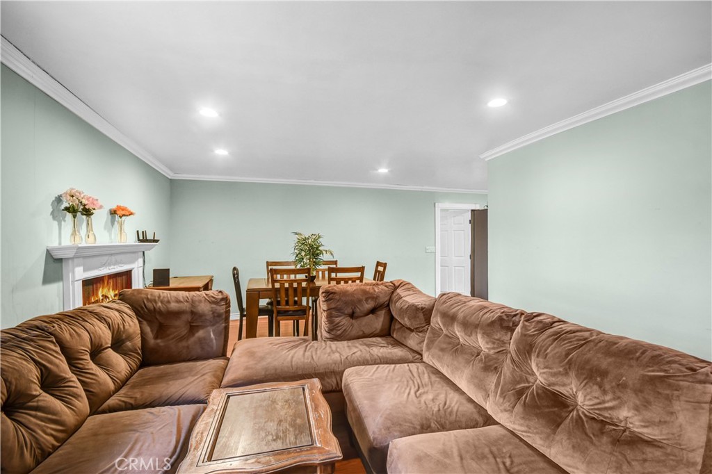 18220 Gallineta Street