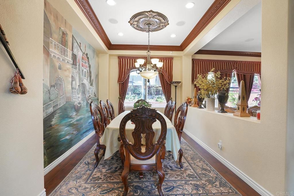 listing image 130723451704035593435