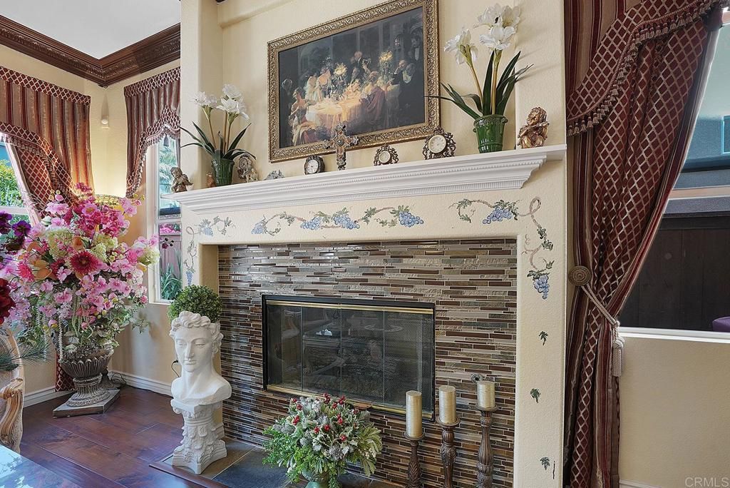 listing image 130726010977446726789