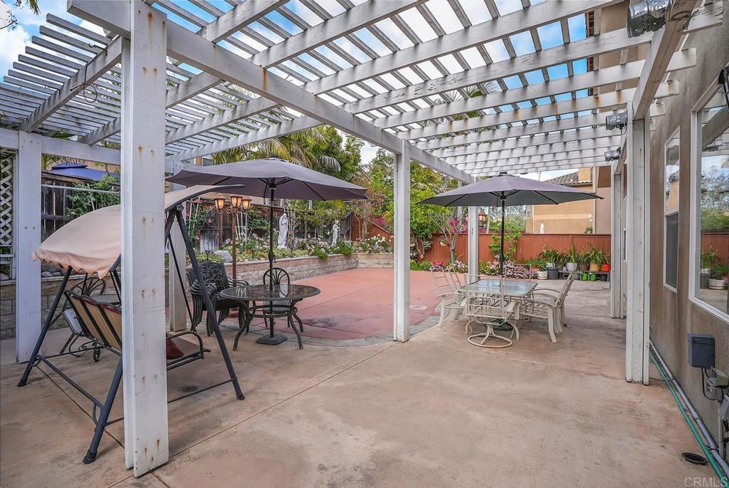 listing image 130724282860691281027
