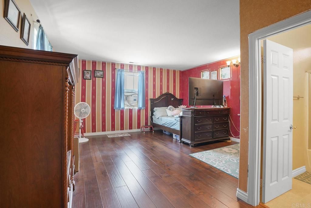 listing image 130721622795355853709
