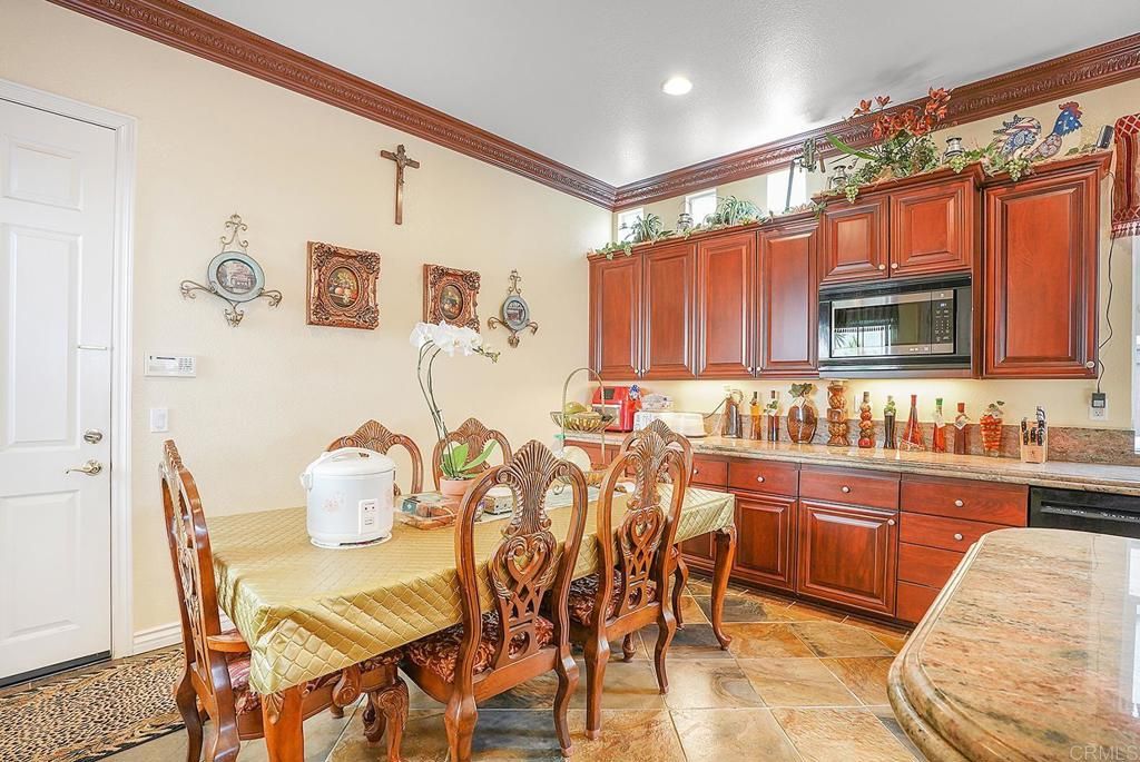 listing image 130726627494752848690