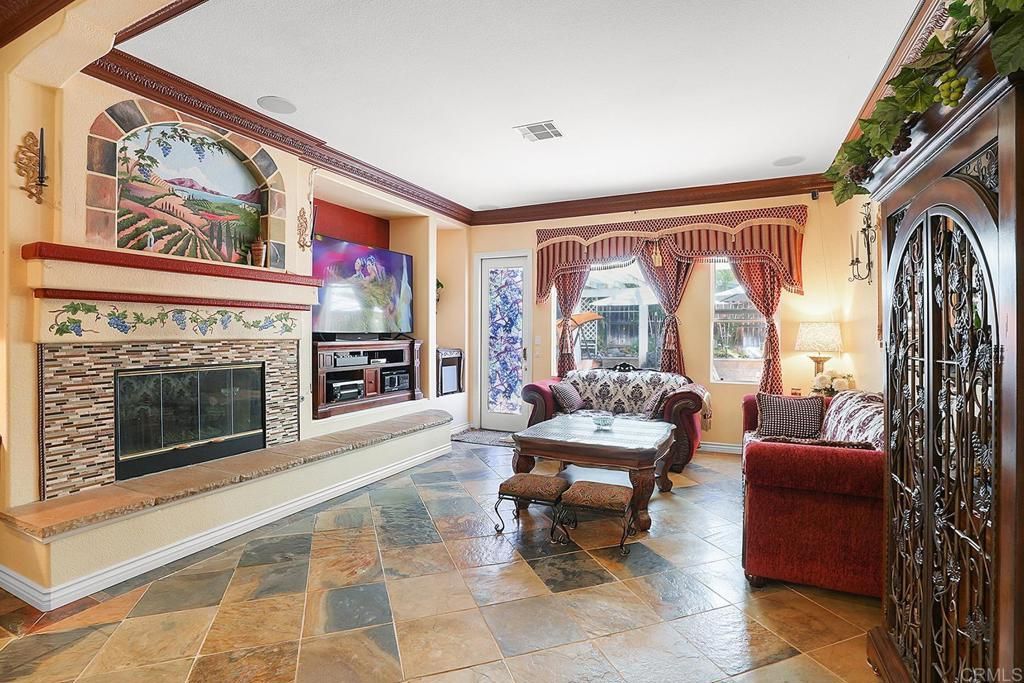 listing image 130725125167620635613