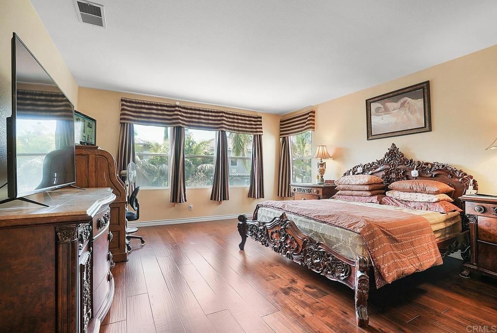 listing image 130725053048540056525