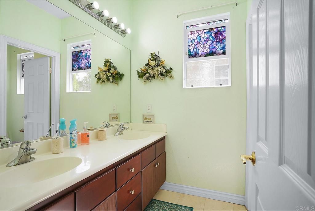 listing image 130729086626311304028