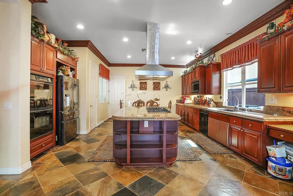 listing image 130729918631814741442