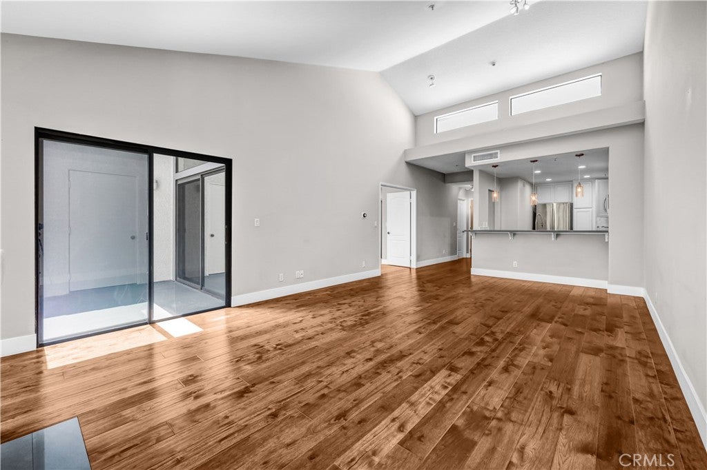 200 Paris Lane 304, Newport Beach CA 92663 - Photo 7