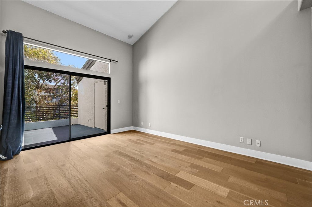 200 Paris Lane 304, Newport Beach CA 92663 - Photo 8