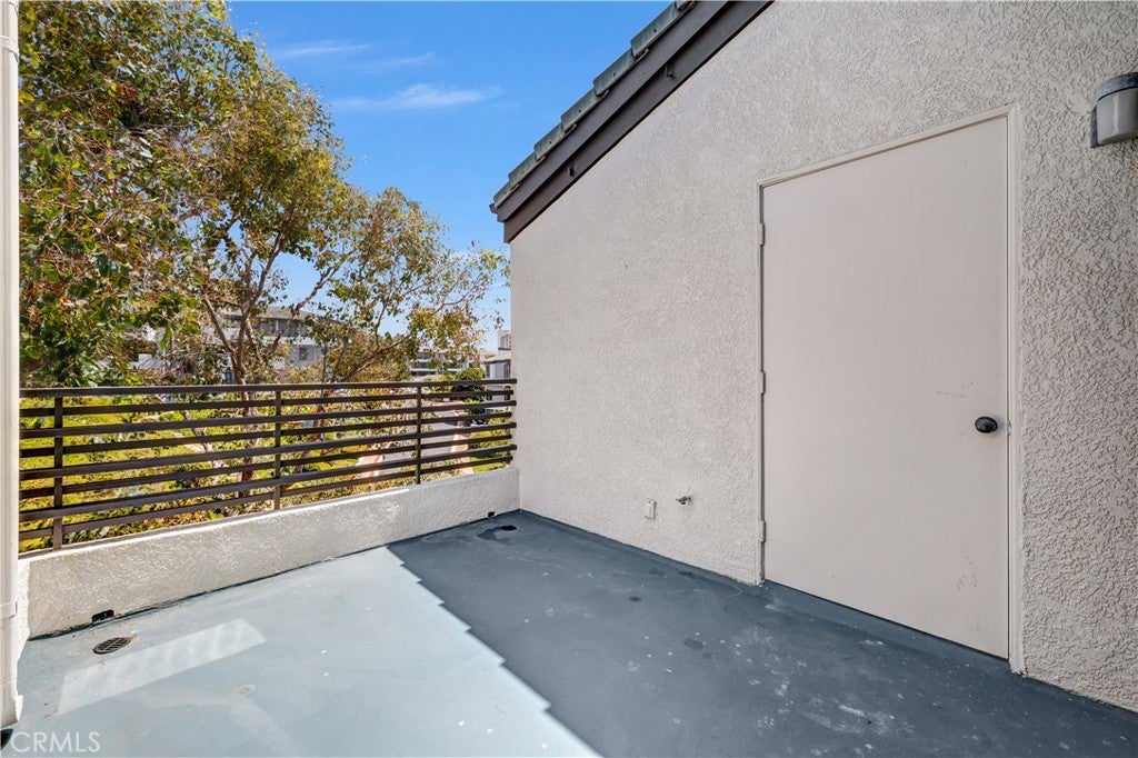 200 Paris Lane 304, Newport Beach CA 92663 - Photo 21