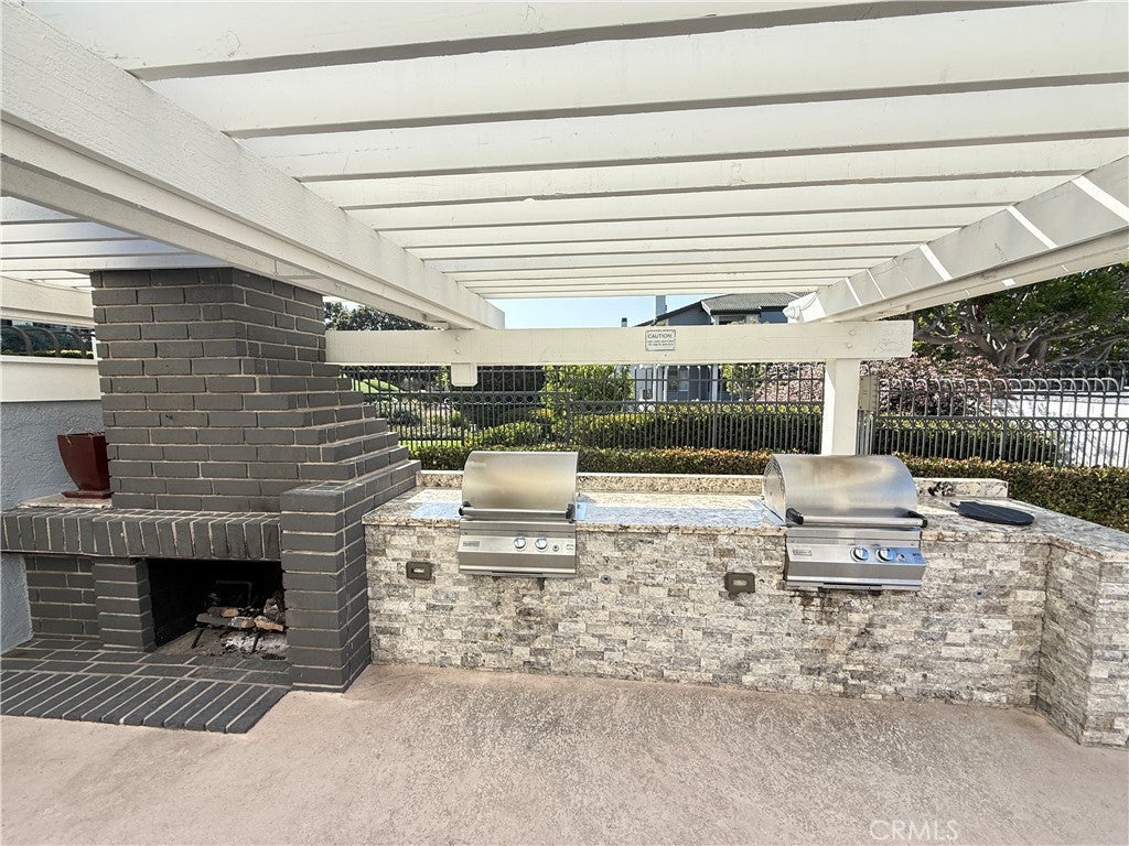 200 Paris Lane 304, Newport Beach CA 92663 - Photo 29