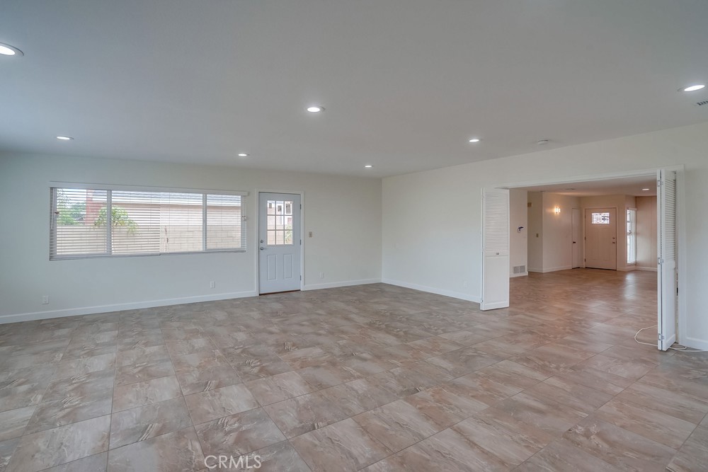 650 W Florence Avenue