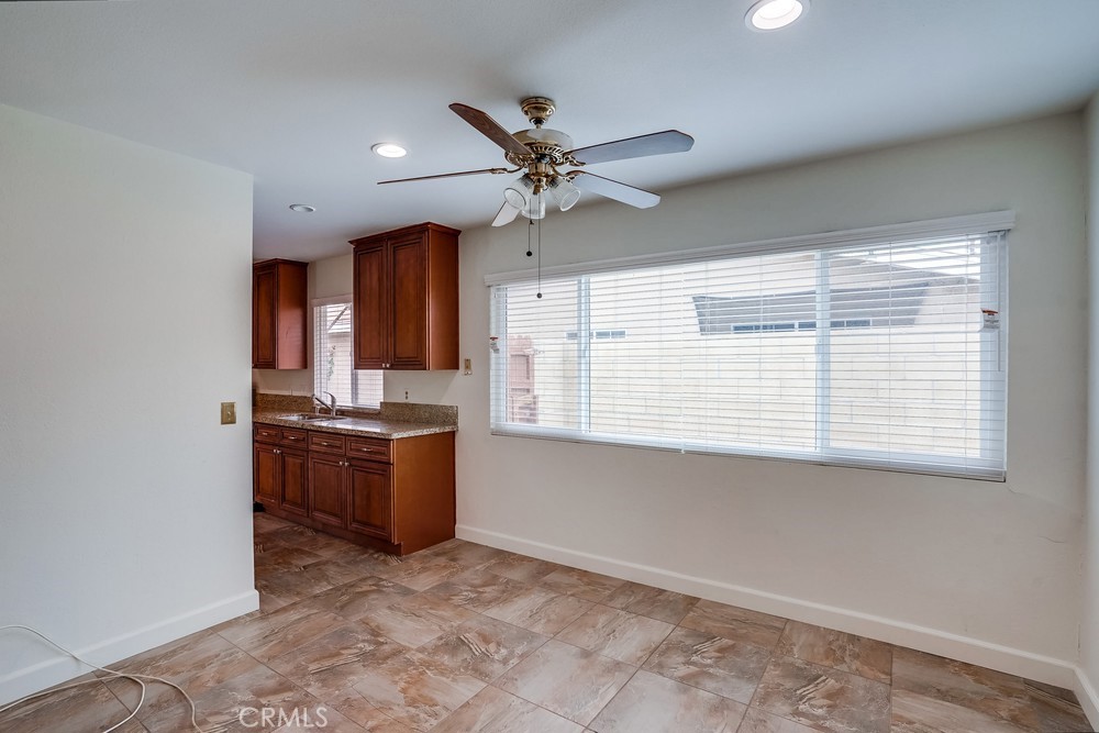 650 W Florence Avenue