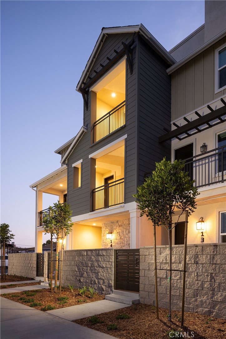 Concord Court in Compton is a vibrant new home community. Solar included townhomes featuring all-electric stainless kitchen appliances, flat panel cabinets and smart built-in technology. Lot 41 features 3 bedrooms and open kitchen.