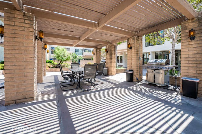 Rossmoor Regency - Residential