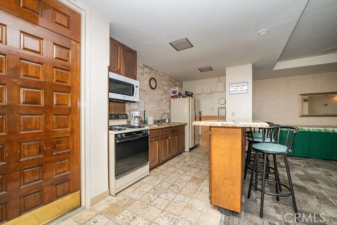 Rossmoor Regency - Residential