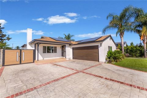 Photo of 8755 Rincon Avenue, Sun Valley, CA 91352 (MLS # BB25152934) Photo of 8755 Rincon Avenue, Sun Valley, CA 91352 (MLS # BB25152934)