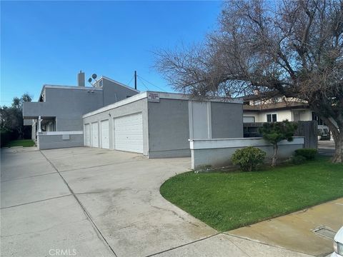Photo of 7892 Newman Ave, Huntington Beach, CA 92647 (MLS # OC26081924)