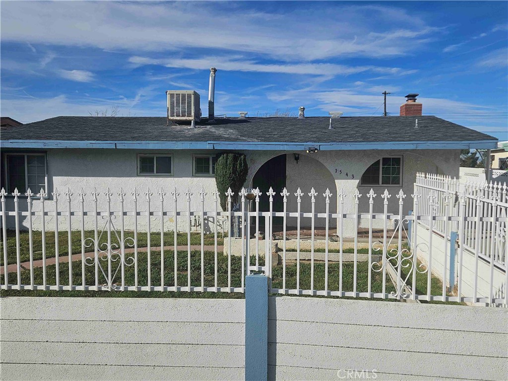 1543 Elizabeth Lake