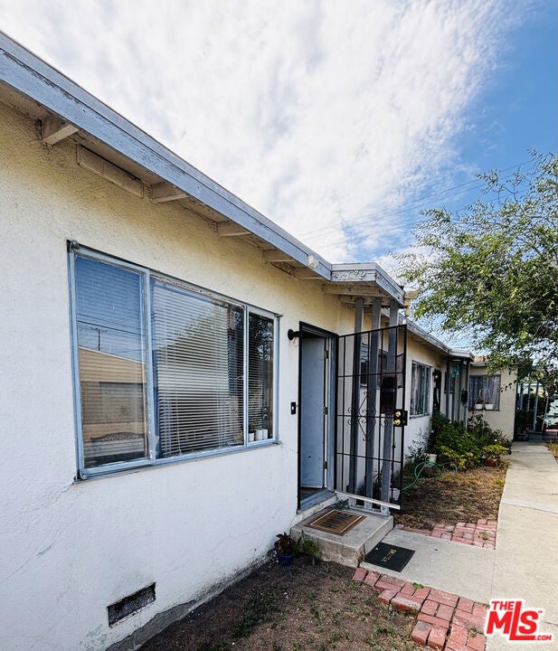 4872 W El Segundo Boulevard