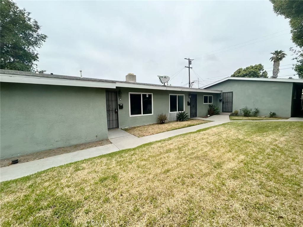 ??Conveniently located in a prime area of Ontario, California — just minutes from the 10 Freeway and a short drive (around15-20 minutes) to Ontario International Airport.
This unit includes the following features:
?? Private laundry room (tenant provides their own washer and dryer)
?? Private garden area — enjoy your own green outdoor space
?? Water and trash services included in the rent
?? One private garage — perfect for parking or additional storage
Well-equipped and thoughtfully designed, this home offers both comfort and convenience in a highly accessible location.
