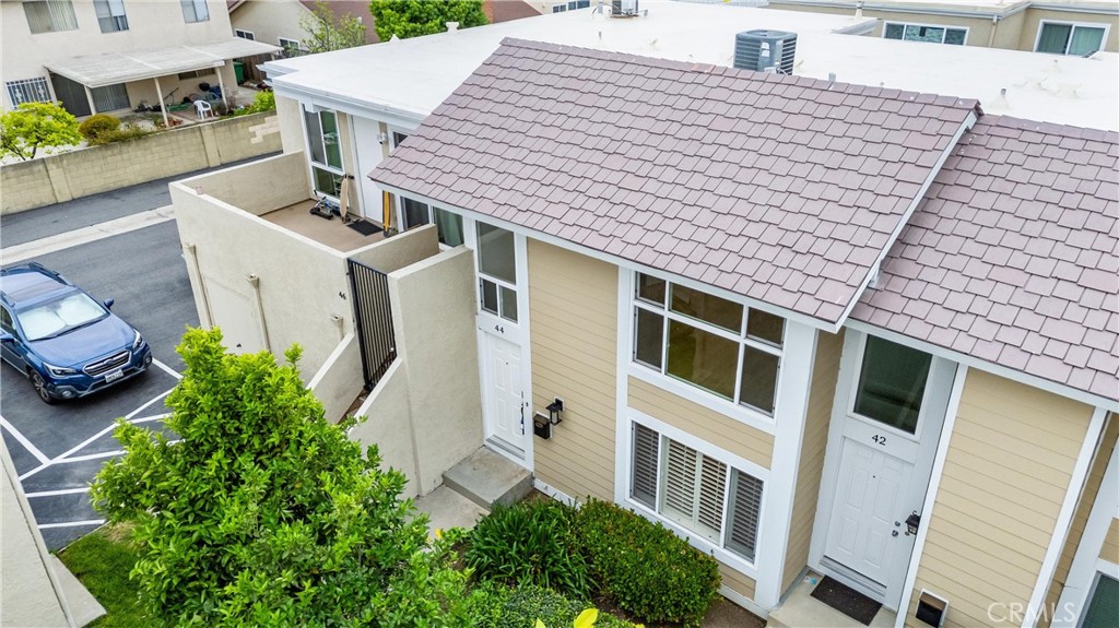 Turnkey Condo in Prime Irvine Location!
Welcome to this beautifully remodeled, move-in ready condo located in the highly sought-after Walnut Square community in Irvine. This charming home offers unbeatable convenience with easy access to major highways, top-rated schools, and a variety of shopping and dining options just minutes away.
Step inside to find a bright and inviting space with modern finishes throughout. The large private patio is perfect for outdoor dining or simply relaxing in a peaceful, park-like setting.
Enjoy resort-style amenities including a sparkling community pool, lush greenbelts, and a playground. The unit features an attached one-car garage with direct access, plus an additional assigned parking space.
HOA fees include hot and cold water, trash service, and insurance, making this home not only stylish but also an excellent value.