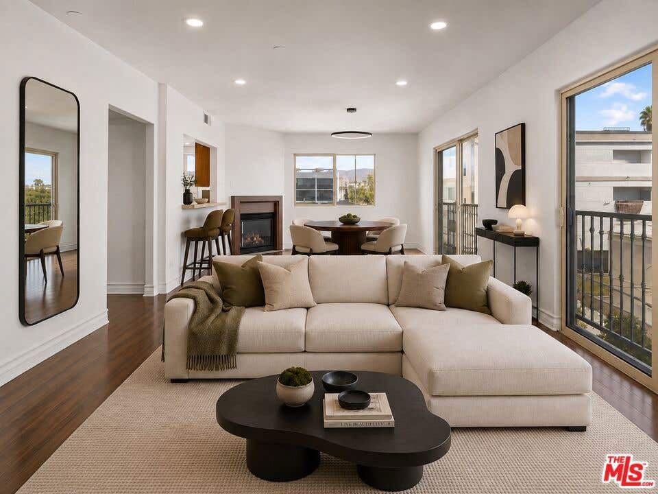 Photo of 936 N Hudson Avenue #302, Los Angeles, CA 90038 (MLS # 26869857)
