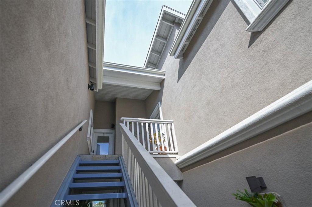 105 Avenida Del Reposo C