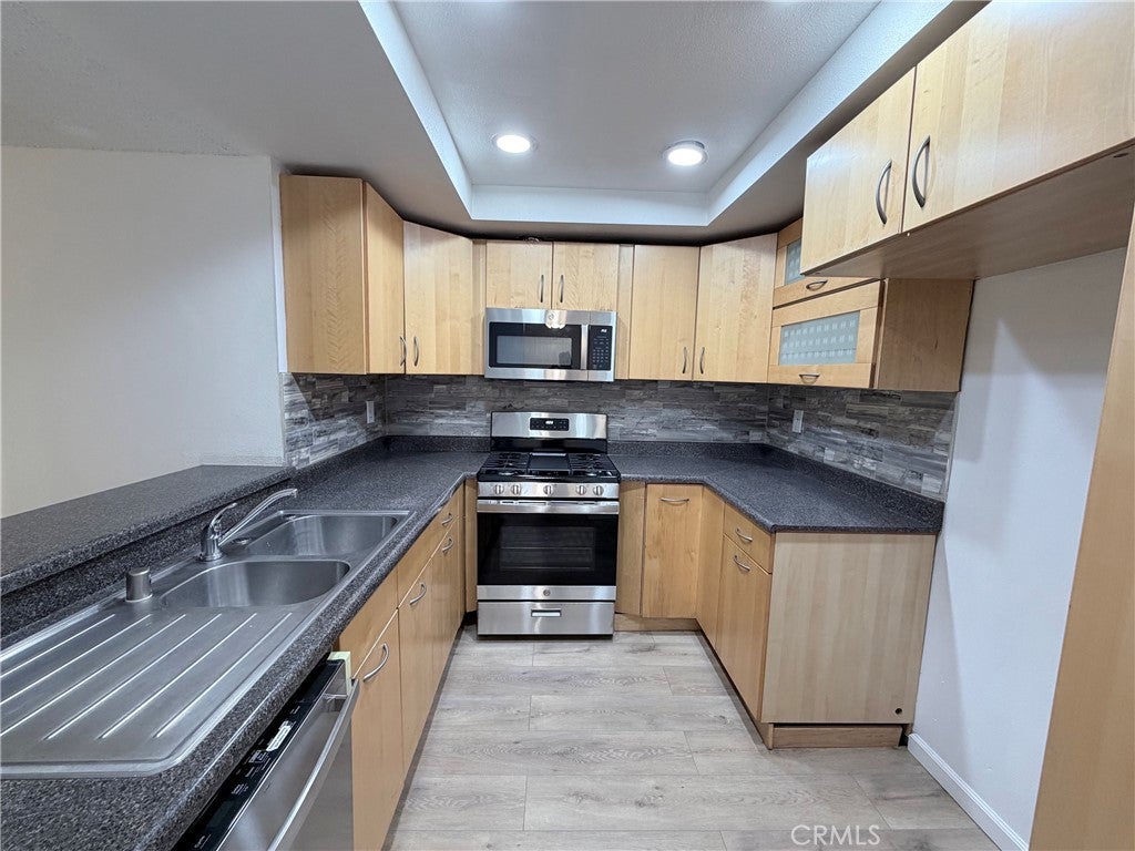 7800 Topanga Canyon 116