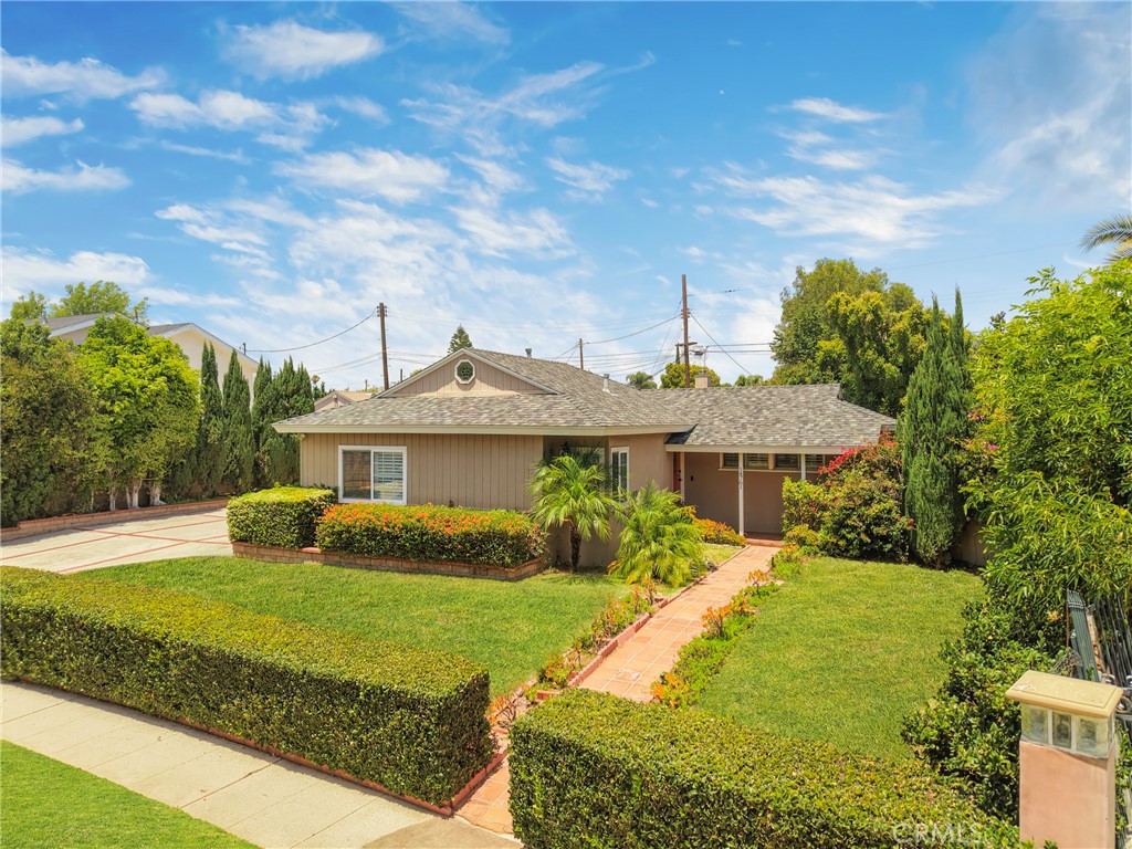 14761 Vintage Street