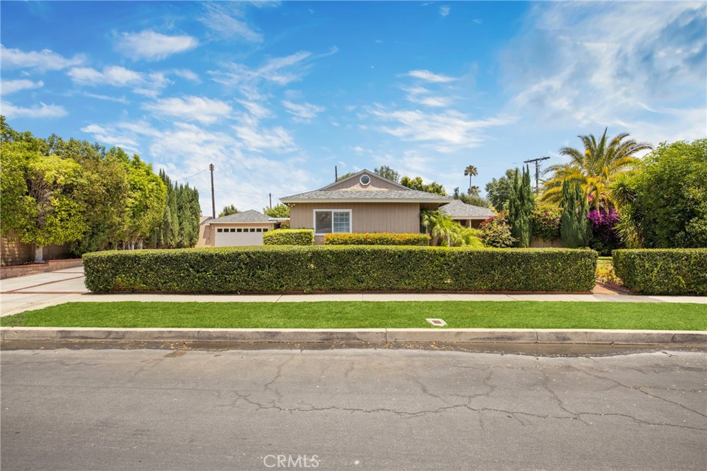 14761 Vintage Street