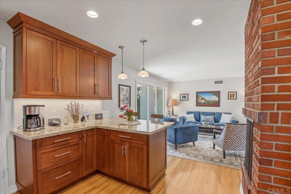 118 N Ashford Place