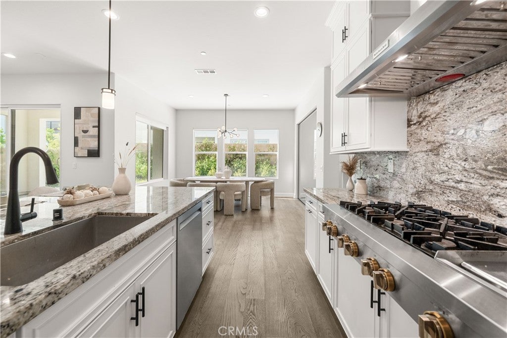 133 Chant, Irvine CA 92618 - Photo 12