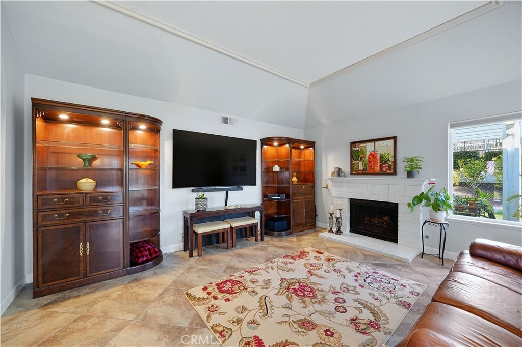 1393 Sunrise Circle S