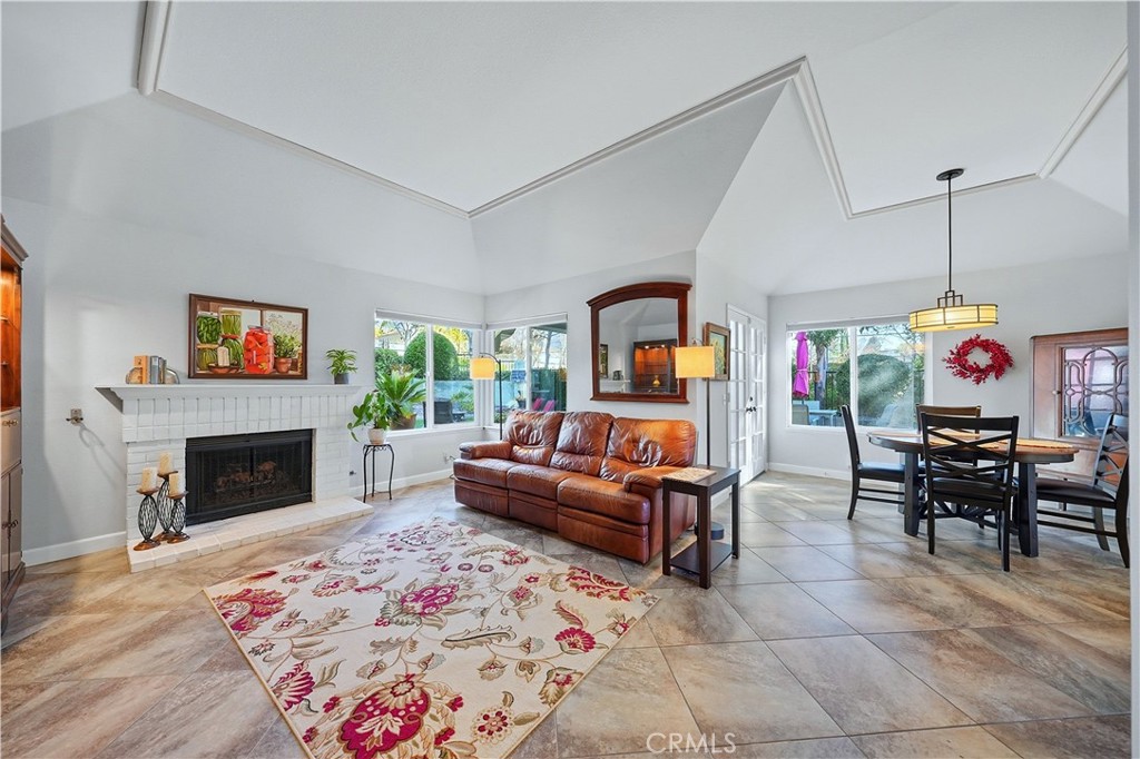 1393 Sunrise Circle S