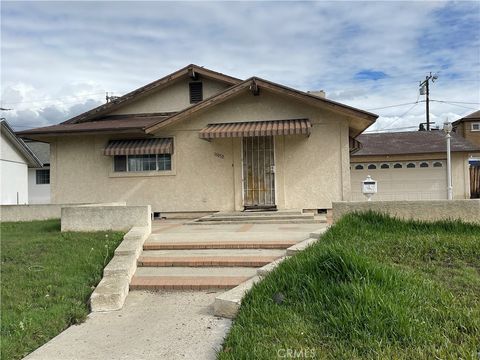 Photo of 11052 Faye Avenue, Garden Grove, CA 92840 (MLS # PW25261320)
