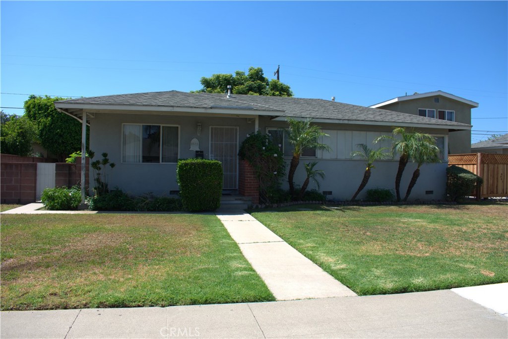Charming single-story residence featuring 3 Bedrooms and 2 Bathrooms 1,050 SQ FT of living space and 6,024 LOT SQ FT. The property includes a detached 2-car garage and alley access. Located within walking distance to schools, shopping, and Anaheim’s Cove Trail, and just minutes from Angel Stadium and major freeways. Enjoy a great, nicely landscaped backyard, perfect for family gatherings and summer BBQs