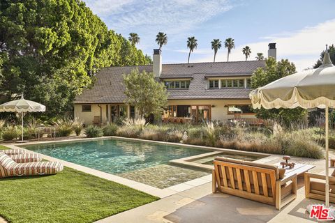 Photo of 4343 Forman Avenue, Toluca Lake, CA 91602 (MLS # 26659351)