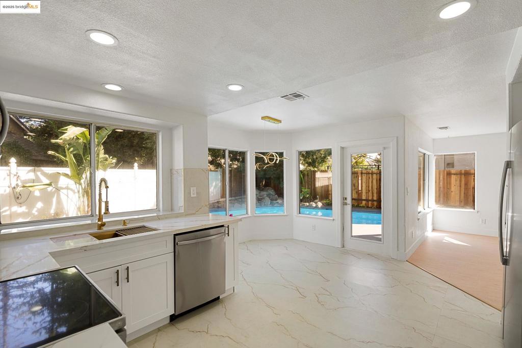 WESTON RANCH - Residential