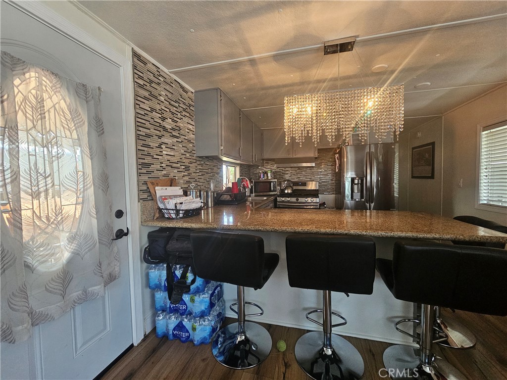 350 San Jacinto 143