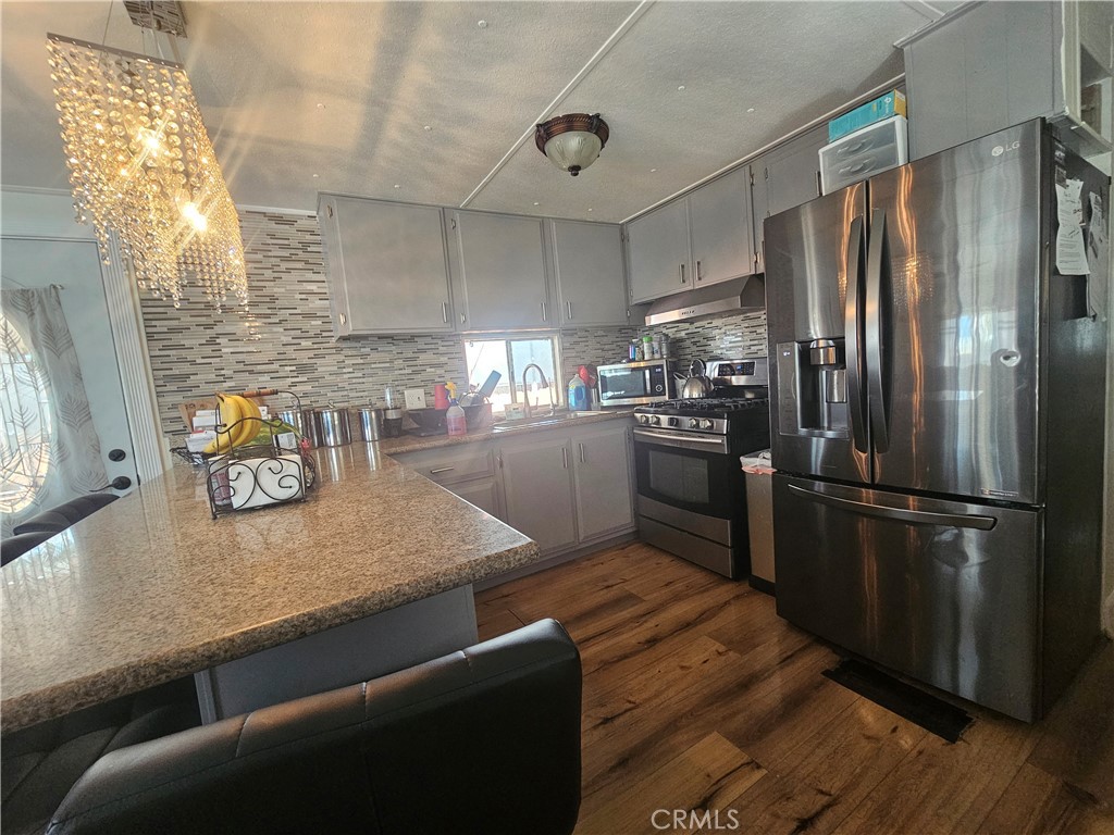350 San Jacinto 143