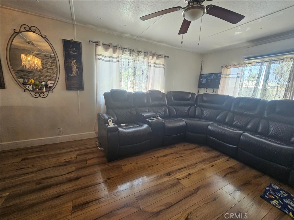 350 San Jacinto 143